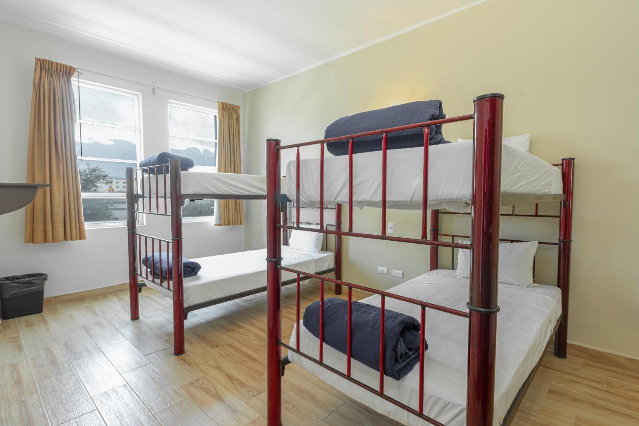 Hotel Plaza Del Arco Express Монтеррей Екстер'єр фото