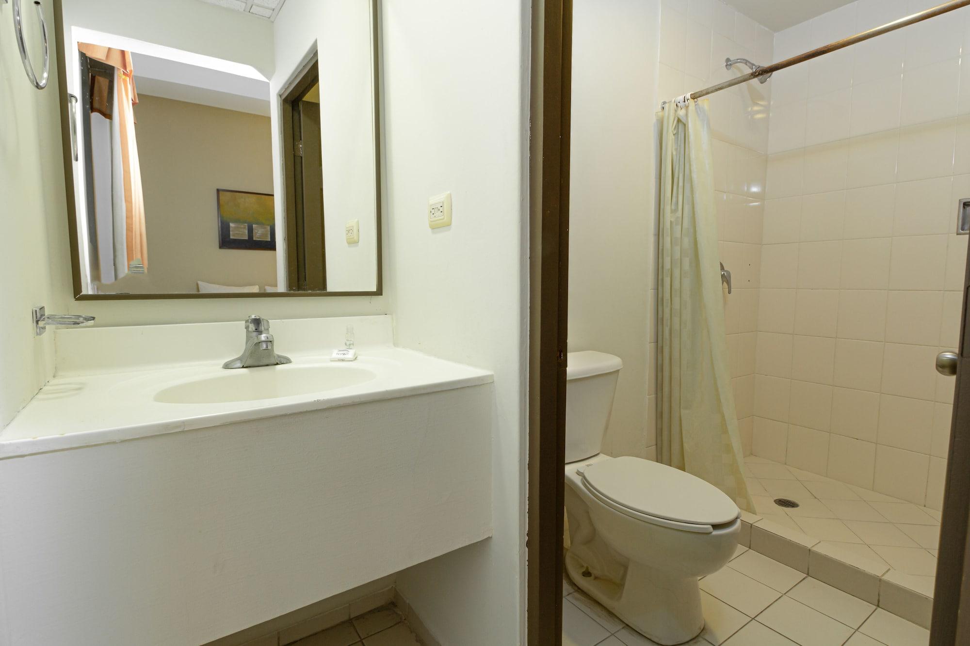 Hotel Plaza Del Arco Express Монтеррей Екстер'єр фото