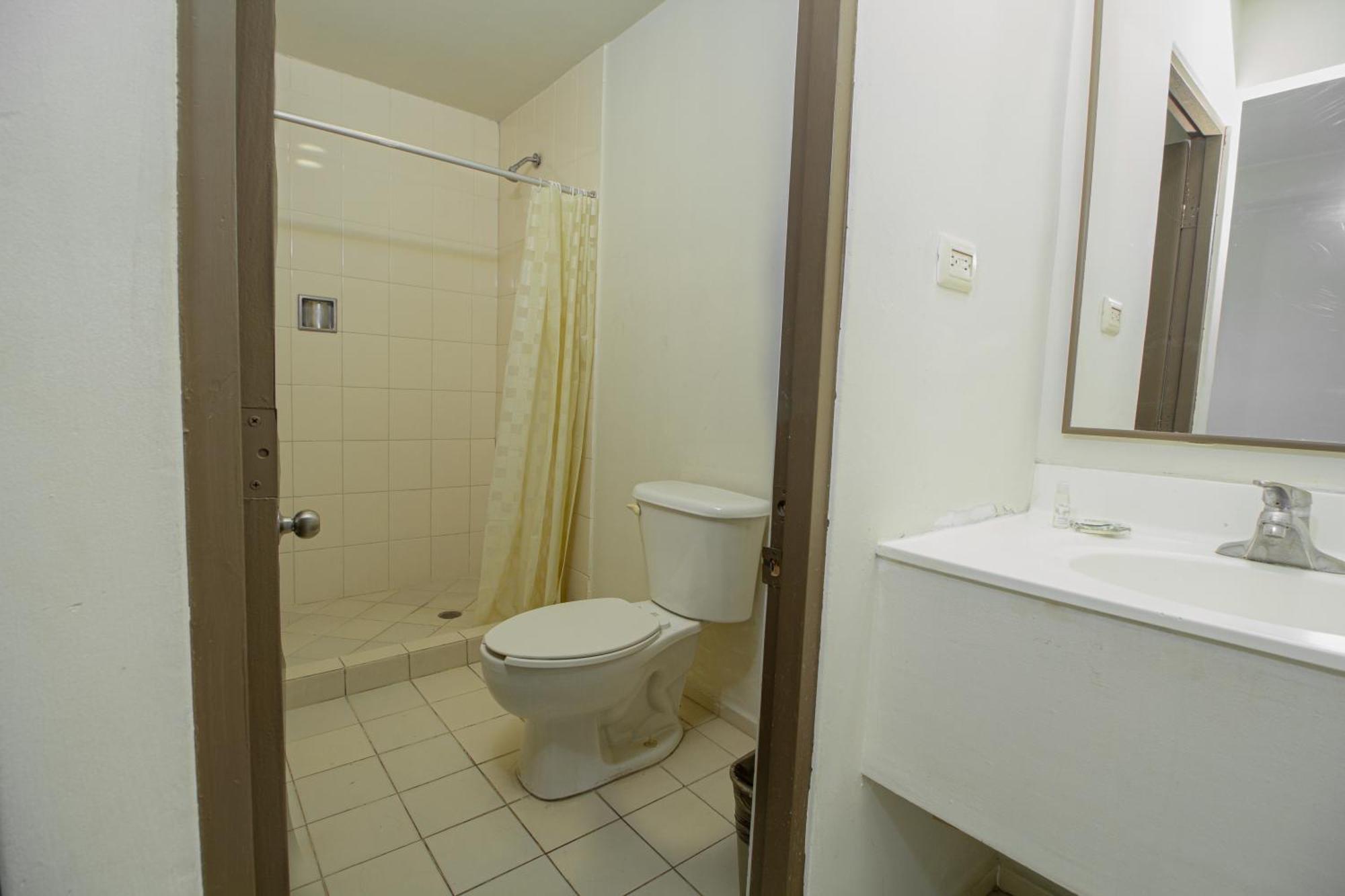Hotel Plaza Del Arco Express Монтеррей Екстер'єр фото