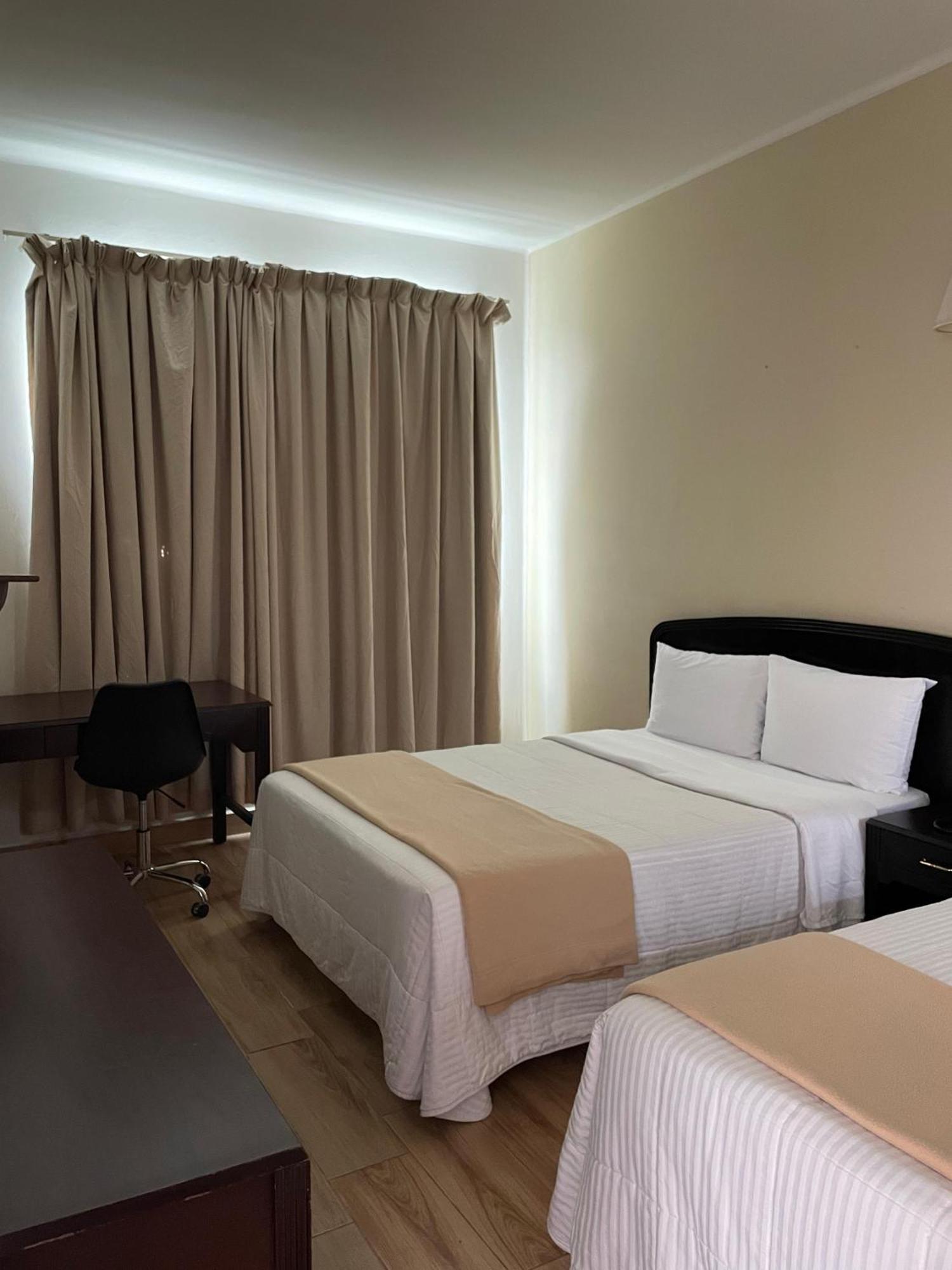 Hotel Plaza Del Arco Express Монтеррей Екстер'єр фото