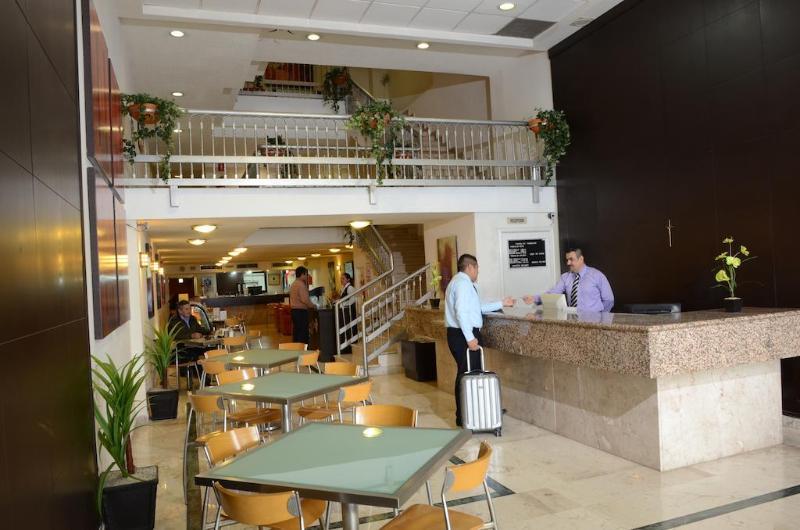 Hotel Plaza Del Arco Express Монтеррей Екстер'єр фото