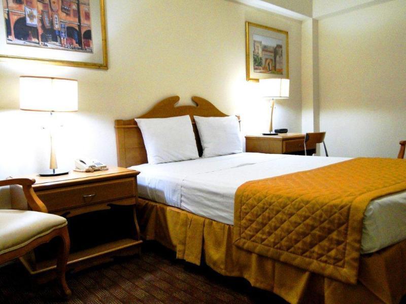 Hotel Plaza Del Arco Express Монтеррей Екстер'єр фото