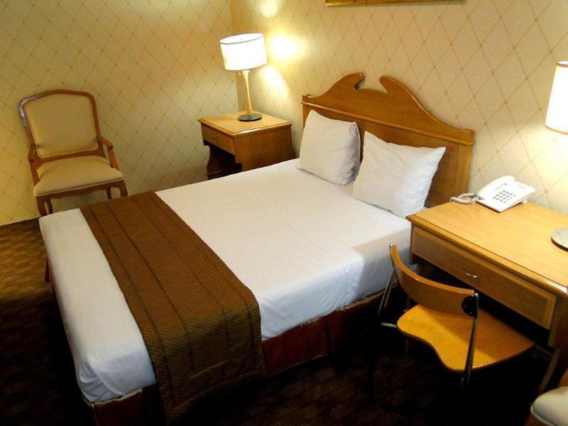 Hotel Plaza Del Arco Express Монтеррей Екстер'єр фото